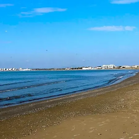 Les Acacias Отель 2*