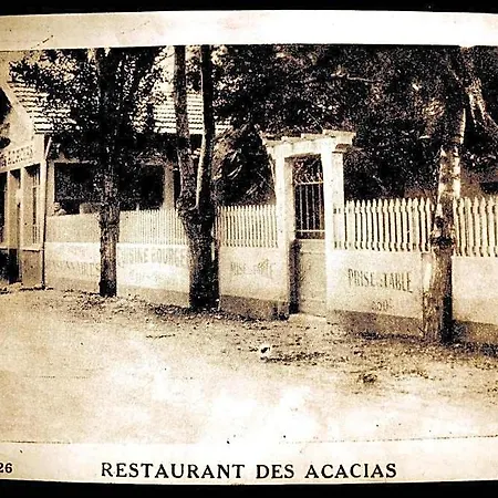 Отель Les Acacias