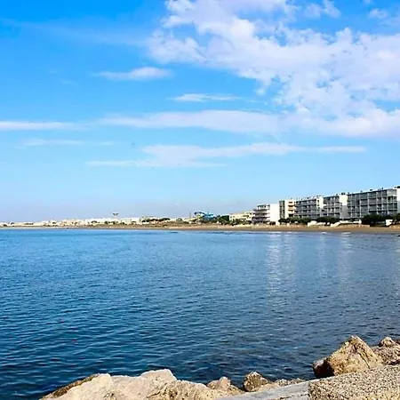 Les Acacias 2*