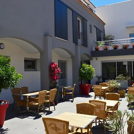 Les Acacias Ξενοδοχείο 2*