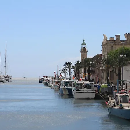 Les Acacias فندق