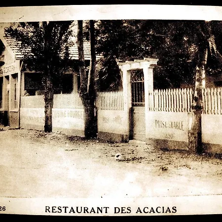 فندق Les Acacias لو غراو دو روا